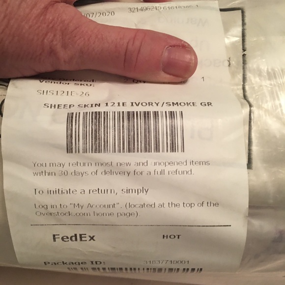 Two Brand New SAFAVIEH 100% Sheepskin Rug Runners 2 x 6 ft Grey/Ivory - Picture 3 of 4